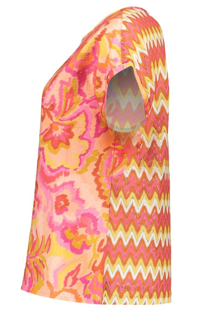 TOP MET KORTE MOUWEN EN AJOUR DETAILS 53215 20 PINK/CORAL